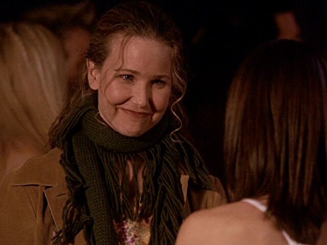 File:4x16-KarenYoung.jpg