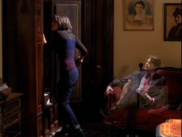 File:1x10-AstralRexCouch.jpg