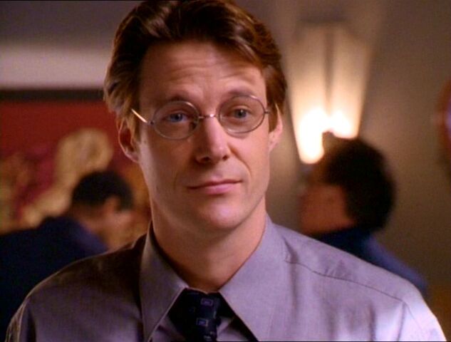File:1x01-Roger.jpg