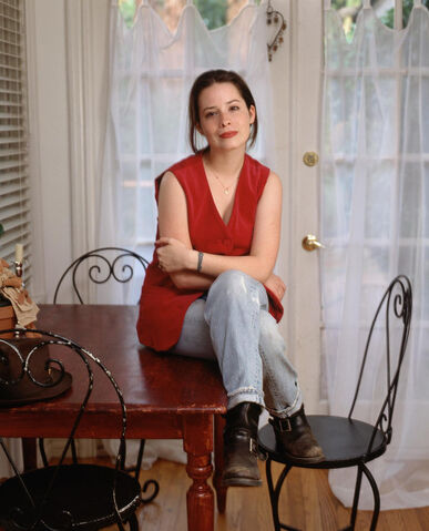 File:Holly Marie Combs (8).jpeg