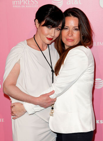 File:Shannen and Holly.jpg