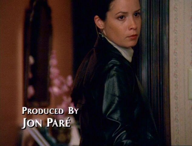 File:Piper Prue'sJacketMirror.jpg