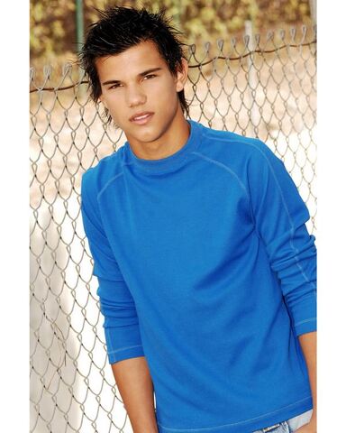 File:Taylor lautner 1206895232.jpg