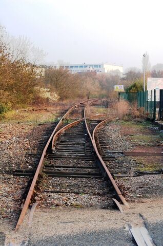 Fichier:Dreux ancienne ligne Evreux Dreux vers Dreux passage Osmeaux (fvexler).jpg