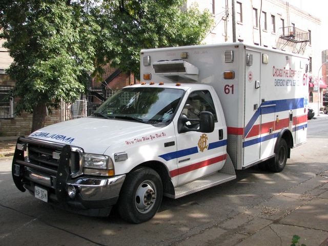 File:Ambulanace 61.jpg