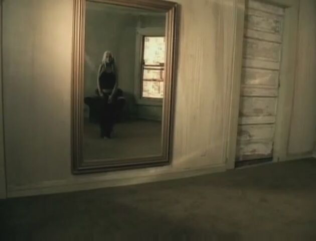 File:Beautiful-Music-Video-christina-aguilera-26415568-893-680.jpg