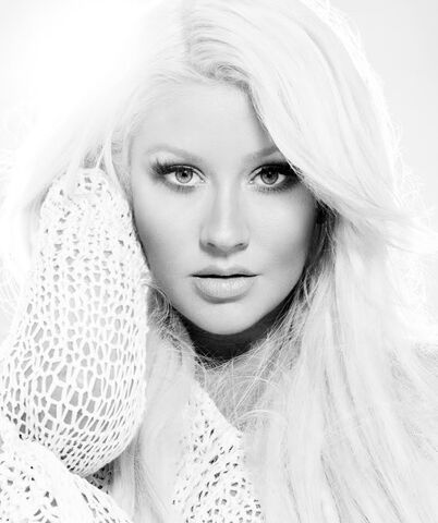 File:CHRISTINA-AGUILERA-YOUR-BODY-THE-ROOTS-LATE-NIGHT-WITH-JIMMY-FALLON.jpg