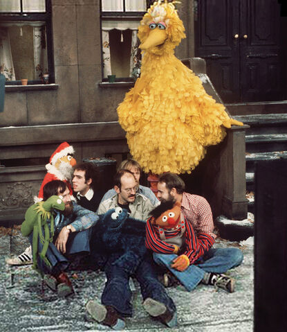 File:Sesamechristmasbehindthescenes.jpg