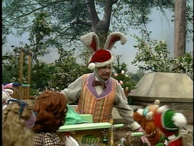 File:GiveYourFriendAnEasterEggForChristmas.jpg
