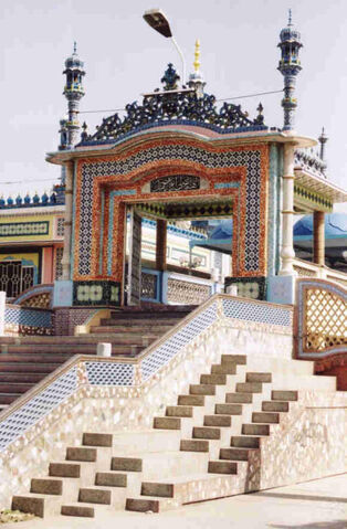 File:SadiqAbadBhongMosque.jpg
