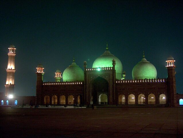 File:PakistanLahoreBadshahiMasjidAtNight.jpg
