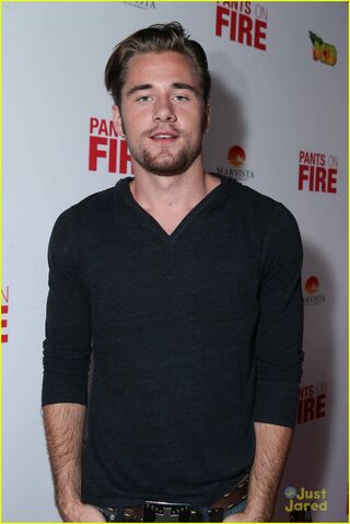 File:Luke Benward- 17.jpg