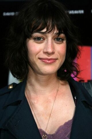 File:LizzyCaplan TVSET Premiere01.jpg