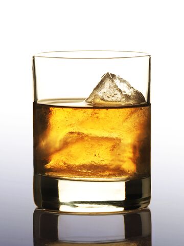 File:Whiskey-anis-water.jpg