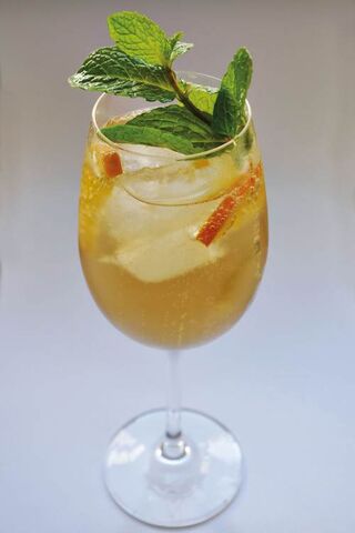 File:Champagne-julep-cocktail@feature.jpg