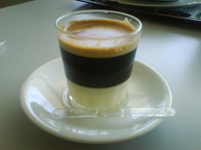 File:Cafe bombon2.jpeg