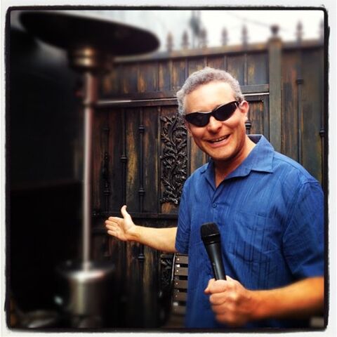 File:Jamesadomian huellhowser.jpg