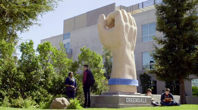 File:Giant hand.jpg