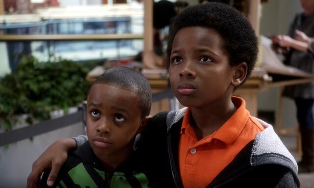 File:S04E12-Elijah and Jordan.jpg