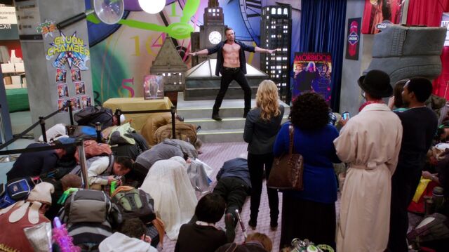 File:Jeff makes the crowd bow.jpg