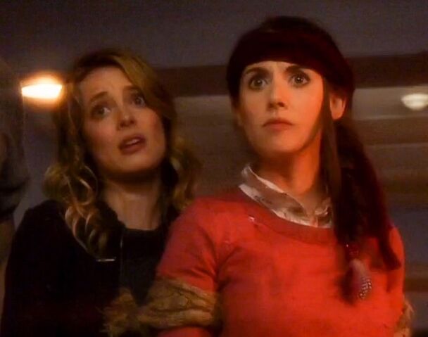 File:5x4 Britta and Annie.jpg