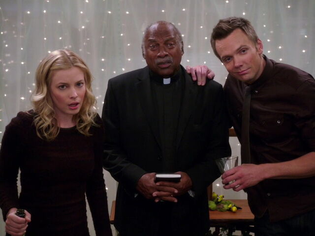 File:3x12-Britta Jeff marriage2.jpg
