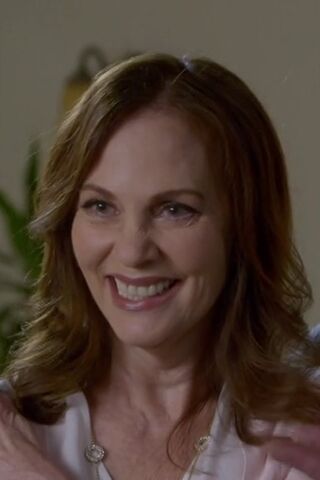 File:S06E02-Deb Perry.jpg