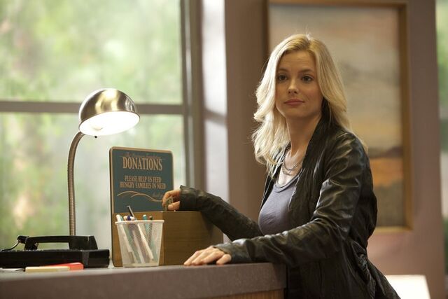 File:2x16 Promotional photo 21.jpg