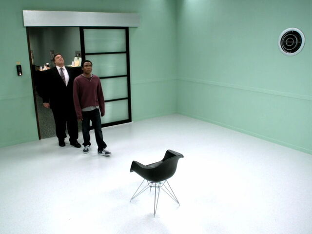 File:3x06-Laybourne Troy the room.jpg