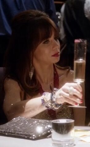 File:S04E12-Mysti with glass.jpg