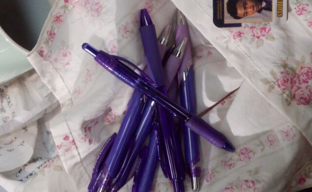 File:Annie's pen.jpg