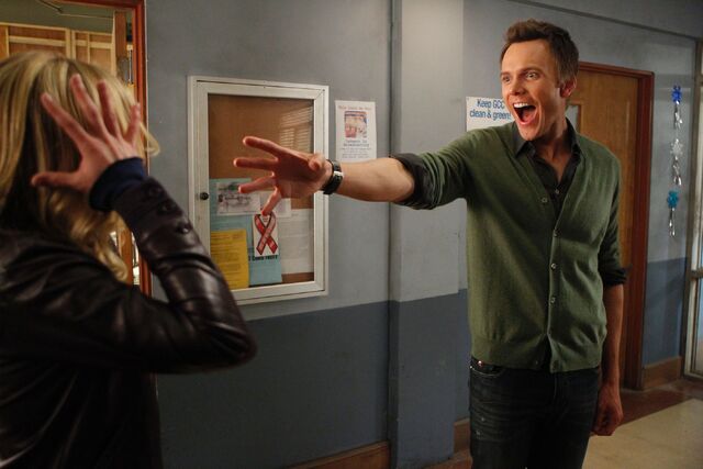 File:3x10 Promotional photo 13.jpg