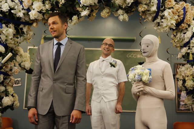 File:4x13 Promotional photo 7.jpg