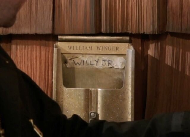 File:Winger mailbox.jpg
