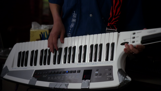 File:EAASL-Changs keytar.png