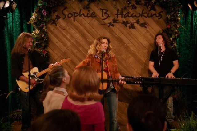 File:Sophie B. Hawkins sings.jpg