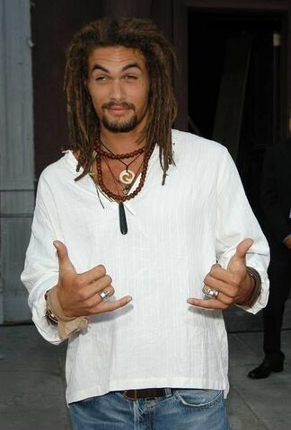 File:Jason-momoa-2004-summer-fox-tca-all-star-party-8Sz9w8.jpg
