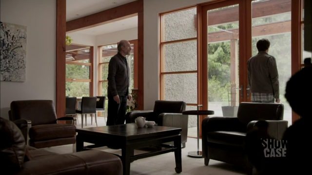 File:1x10 kagame & julian.png