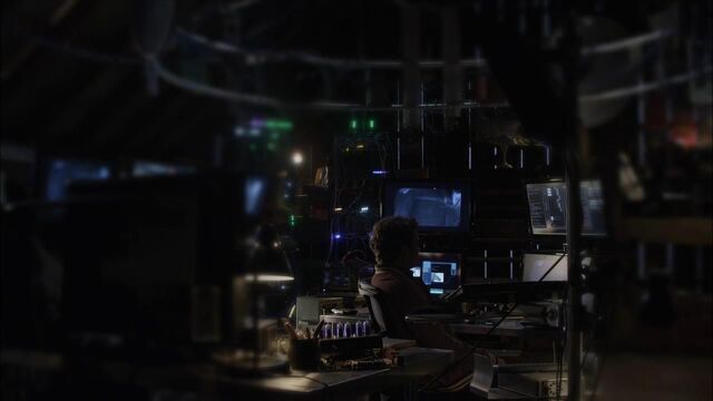 File:1x02 alec's setup.jpg