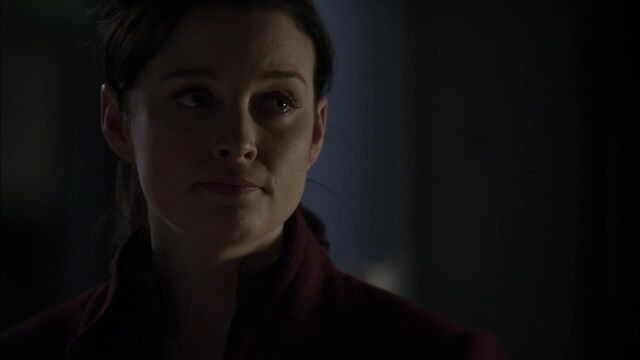 File:1x02 hmhmm.jpg