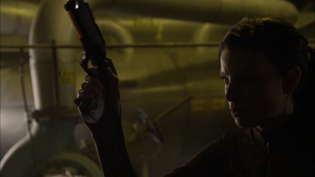 File:1x02 kiera's multitool 3.jpg