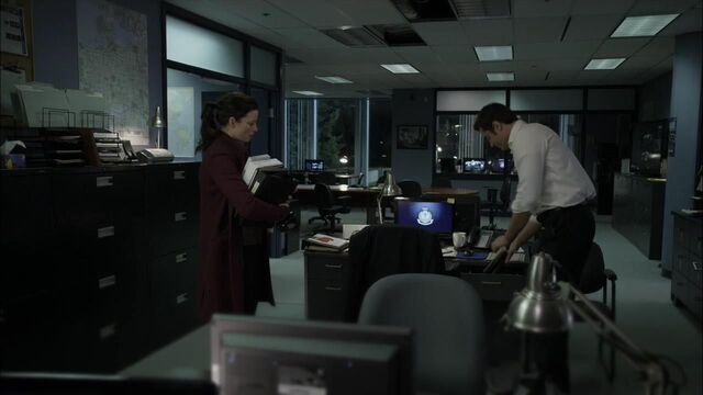 File:1x02 service weapon temp.jpg