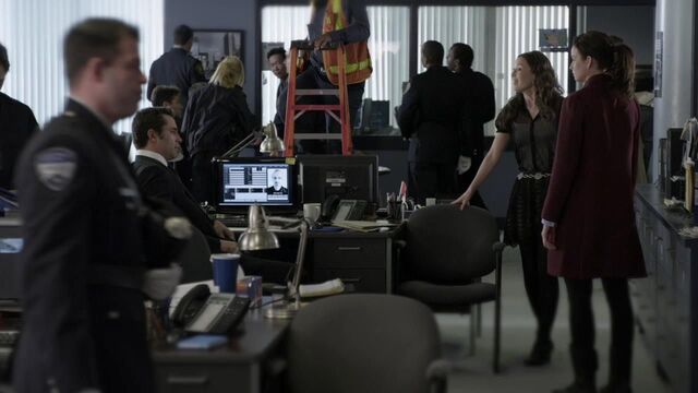 File:1x02 hey.jpg