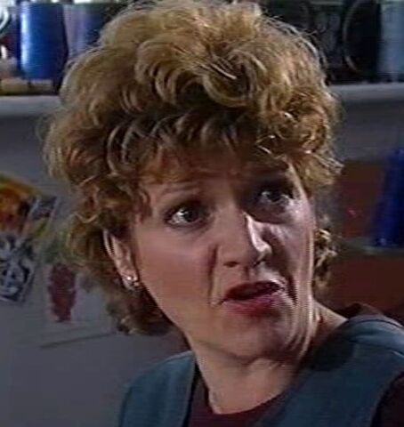 File:Gwen Davies.jpg