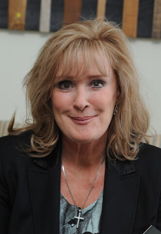 File:BeverleyCallard.jpg