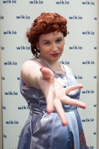 File:Abaddon NYCC.jpg