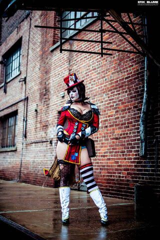 File:Lisa Lou - Mad Moxxi.jpg
