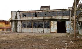 22113968-alte-verlassene-fabrik