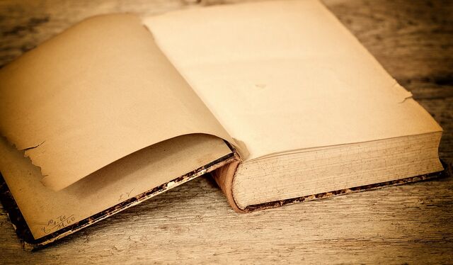 Datei:Book-657637 1280.jpg