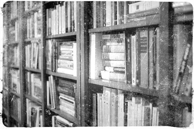 File:Bookshelfnsh.jpg